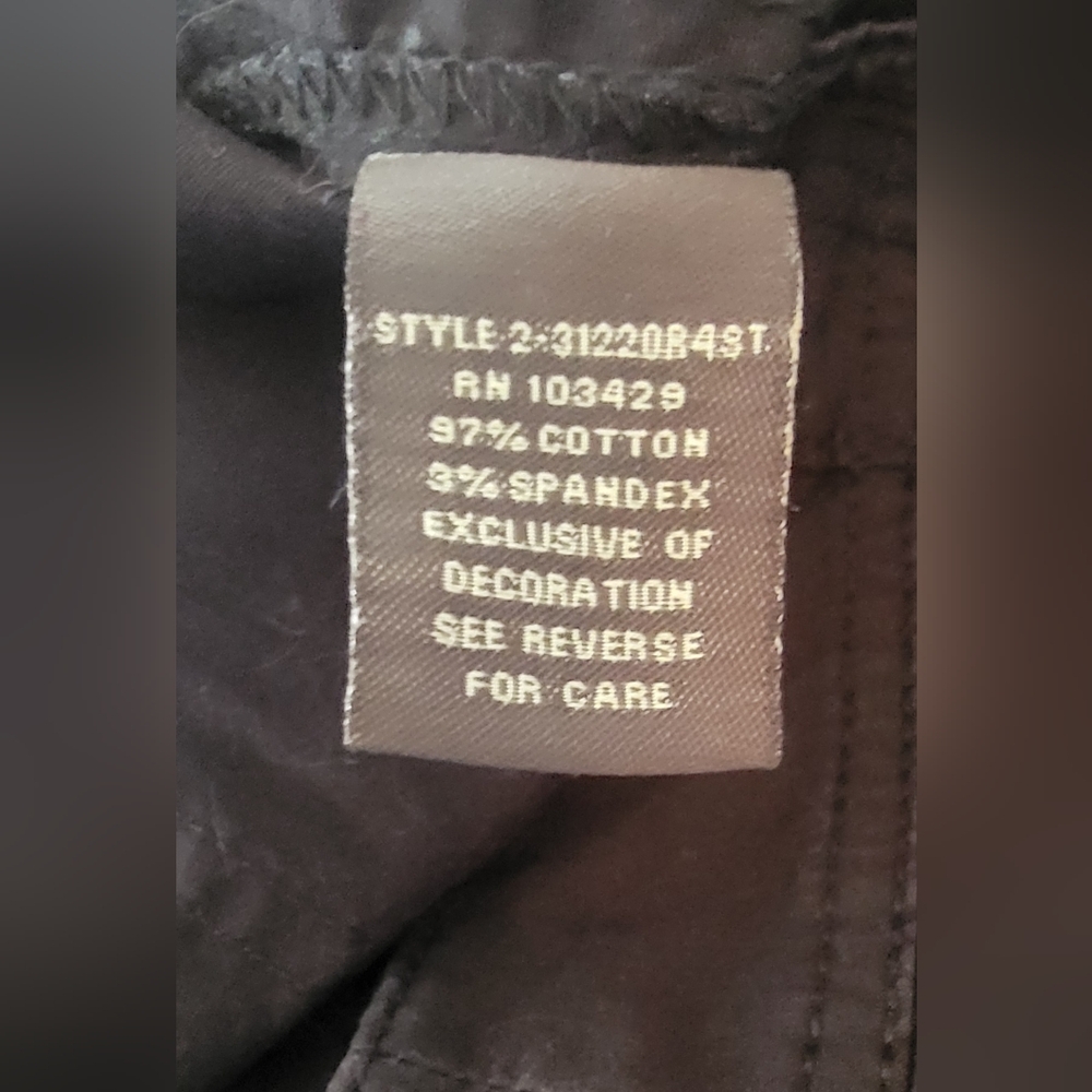 Shorts - Picture 6 of 7